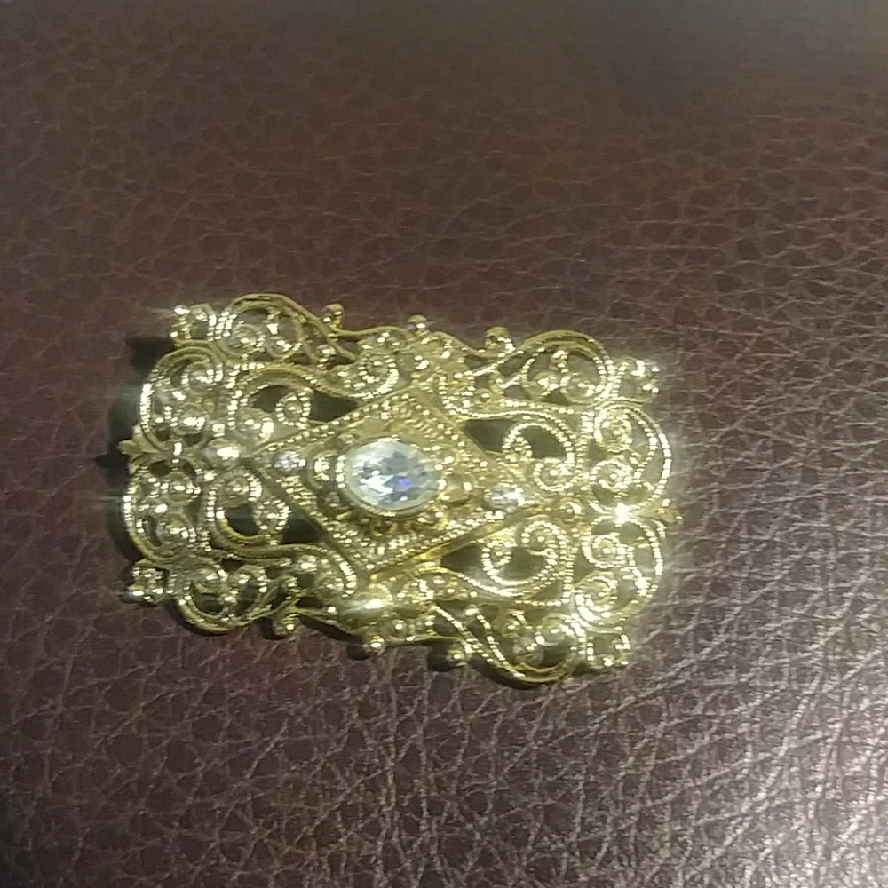 Gold Tone Vintage Pin With One Lge Rhinestone